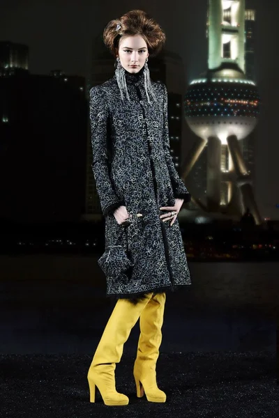 Look 12
